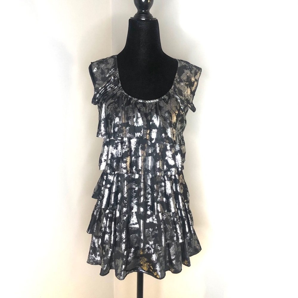 Black and silver layered stretchy shirt.